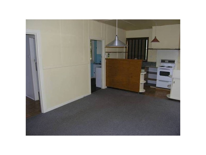 5 Brooks Street, Bright VIC 3741