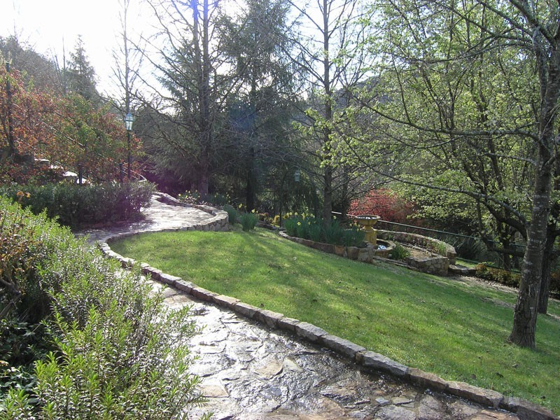 1B Barberry Court, Bright VIC 3741