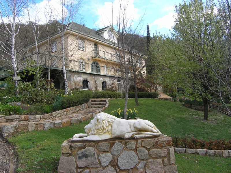 1B Barberry Court, Bright VIC 3741