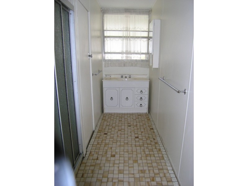 28 Delany Ave, Bright VIC 3741