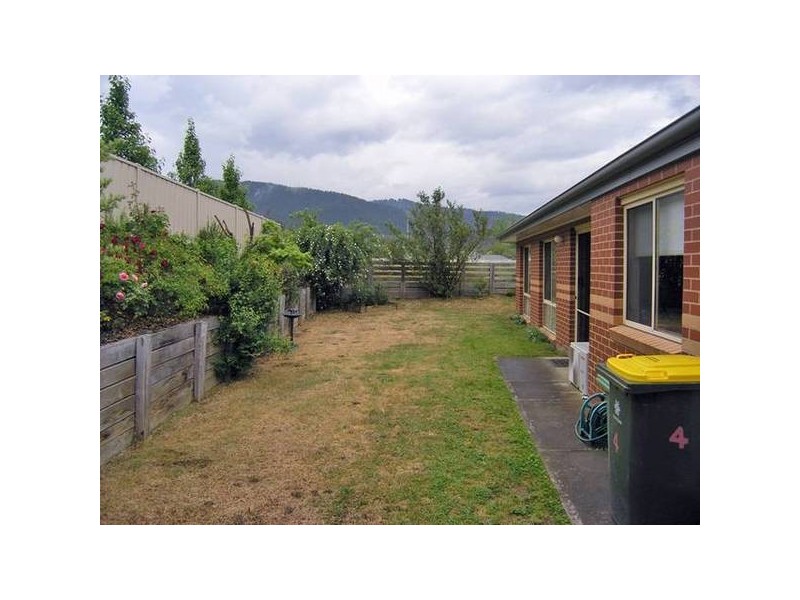 4/40-42 Gavan St, Bright VIC 3741