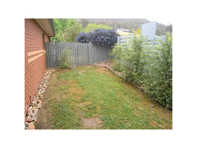 4/40-42 Gavan St, Bright VIC 3741