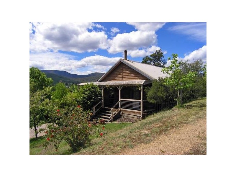 5 Cindy Court, Bright VIC 3741