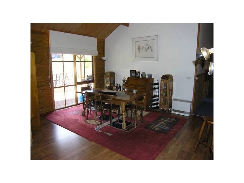 5 Cindy Court, Bright VIC 3741