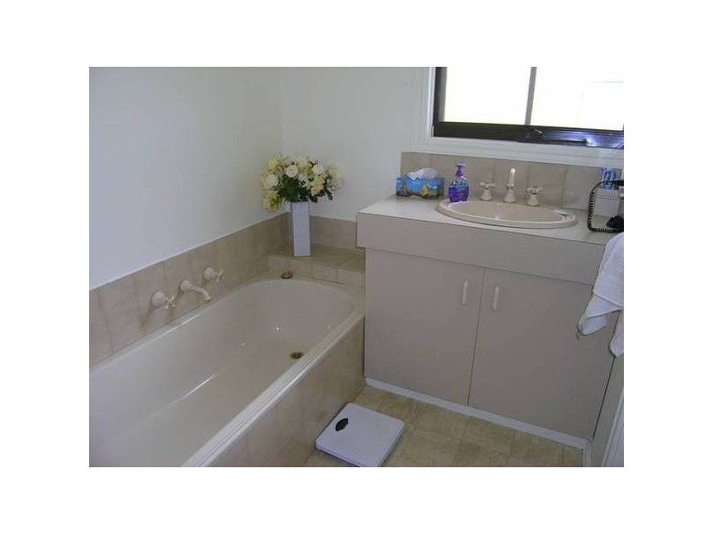 5 Cindy Court, Bright VIC 3741