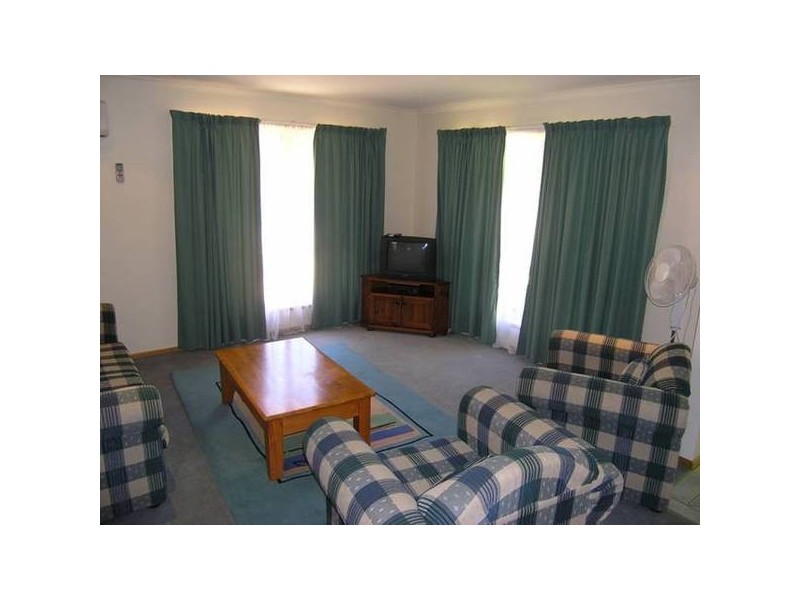 1/57 Delany Avenue, Bright VIC 3741