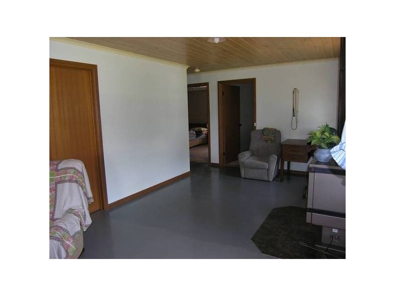 21 School Rd, Wandiligong VIC 3744