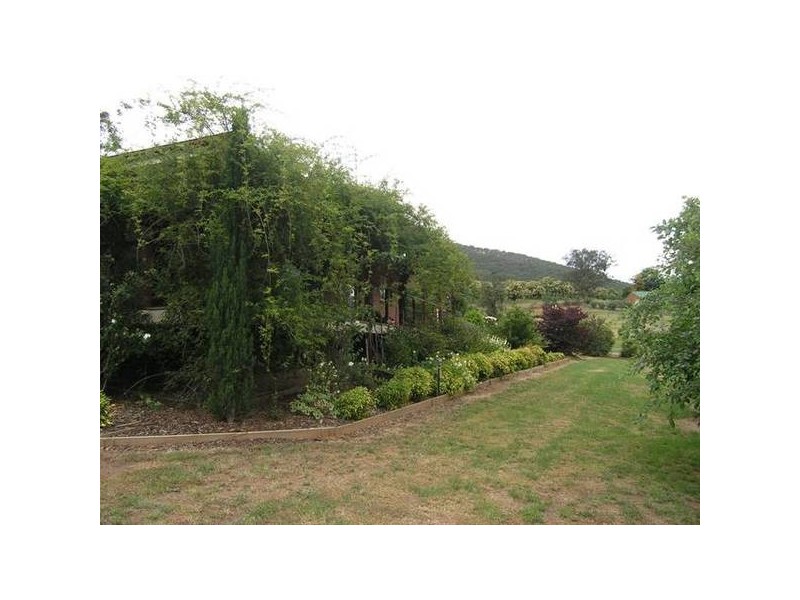 6 Clarkes Lane, Wandiligong VIC 3744