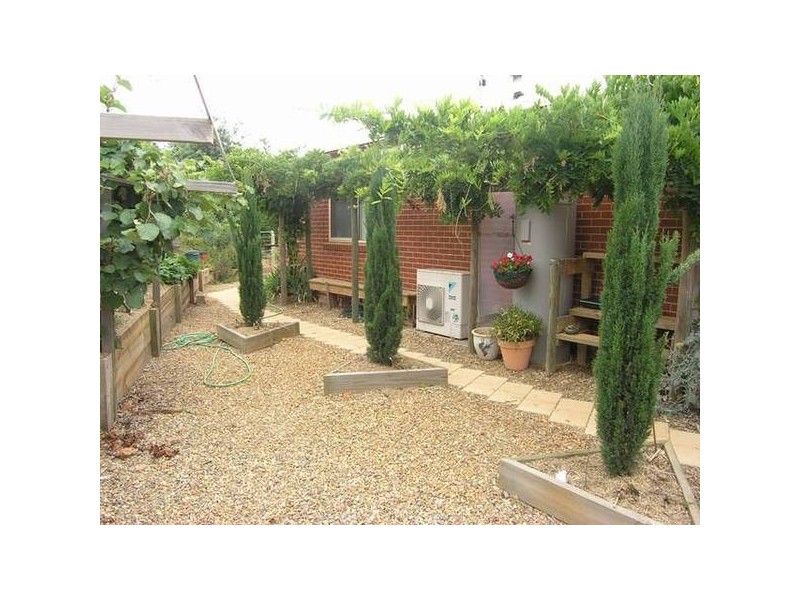 6 Clarkes Lane, Wandiligong VIC 3744