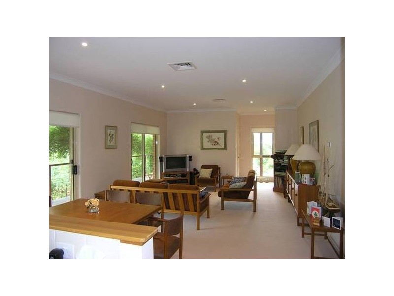 6 Clarkes Lane, Wandiligong VIC 3744
