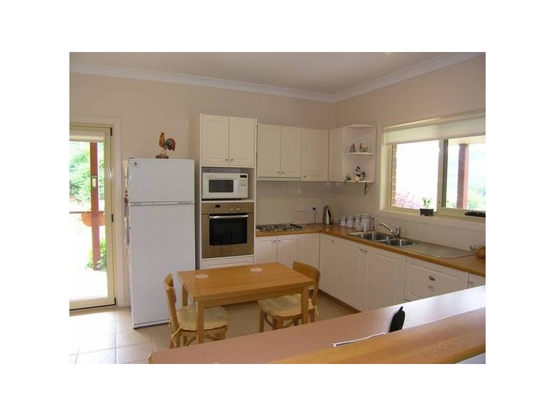 6 Clarkes Lane, Wandiligong VIC 3744