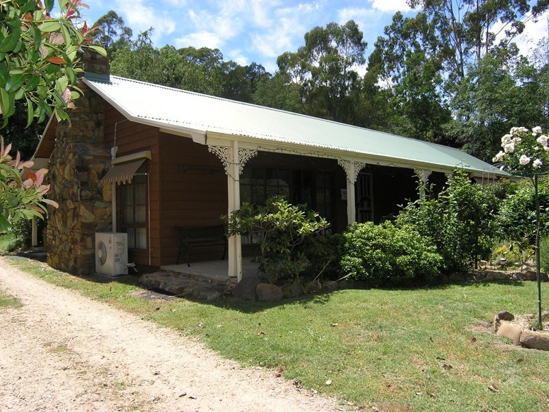 79 Williams Rd, Wandiligong VIC 3744