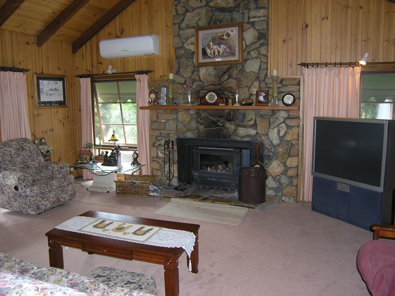 79 Williams Rd, Wandiligong VIC 3744