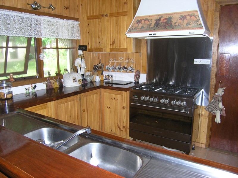 79 Williams Rd, Wandiligong VIC 3744