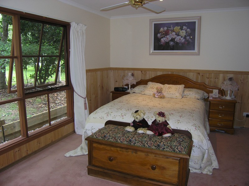79 Williams Rd, Wandiligong VIC 3744
