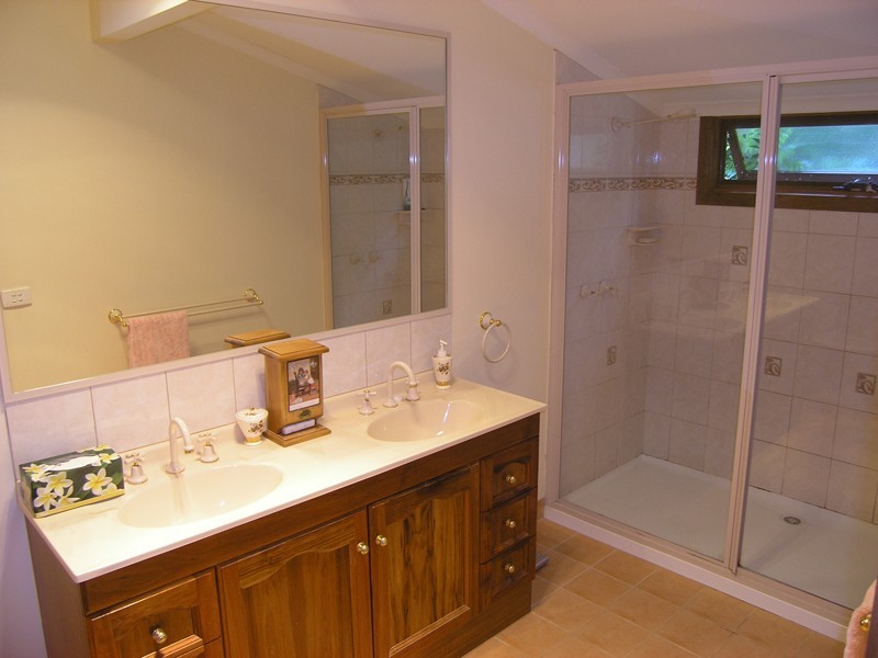 79 Williams Rd, Wandiligong VIC 3744