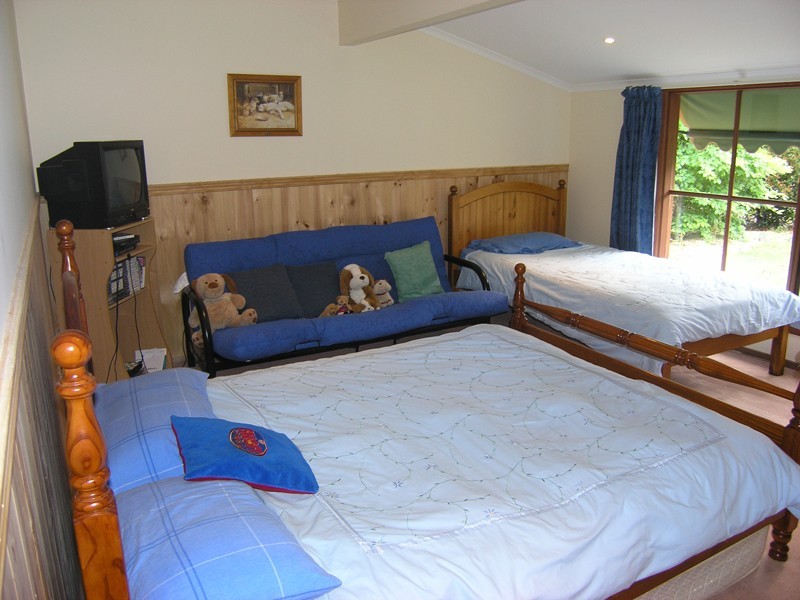 79 Williams Rd, Wandiligong VIC 3744