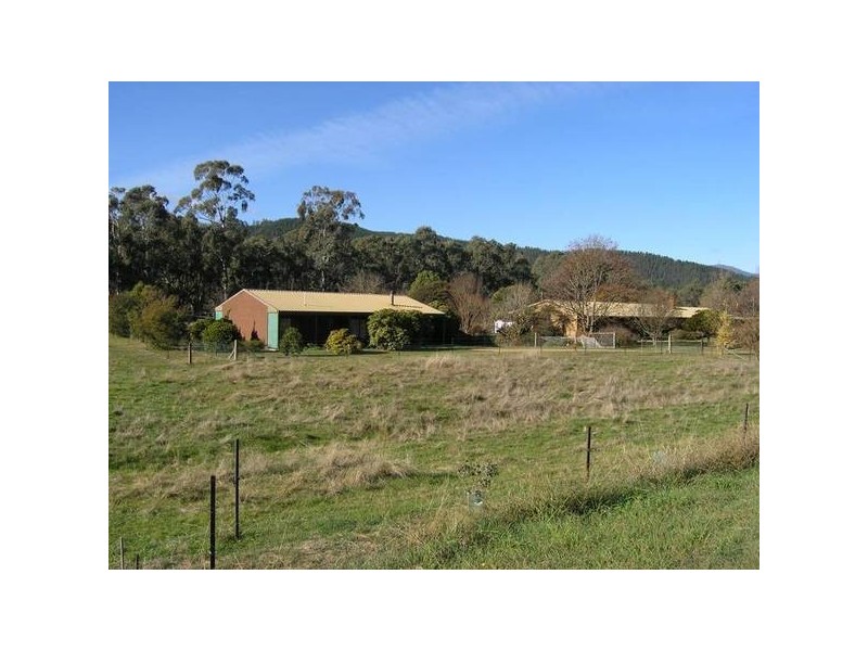7275 Great Alpine Rd, Bright VIC 3741