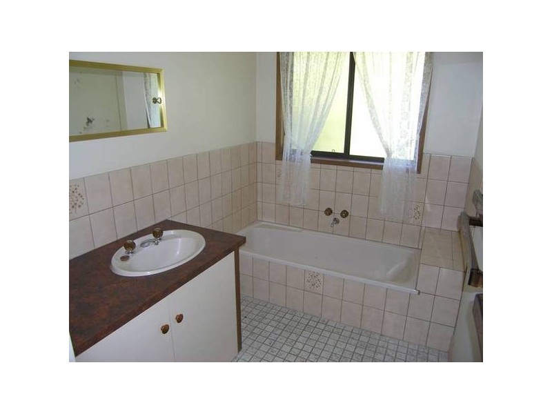 7275 Great Alpine Rd, Bright VIC 3741