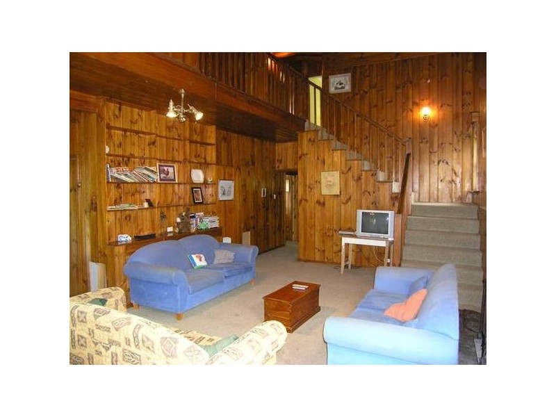 11 Delany Ave, Bright VIC 3741