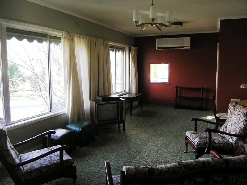 2/17 Mountbatten Ave, Bright VIC 3741