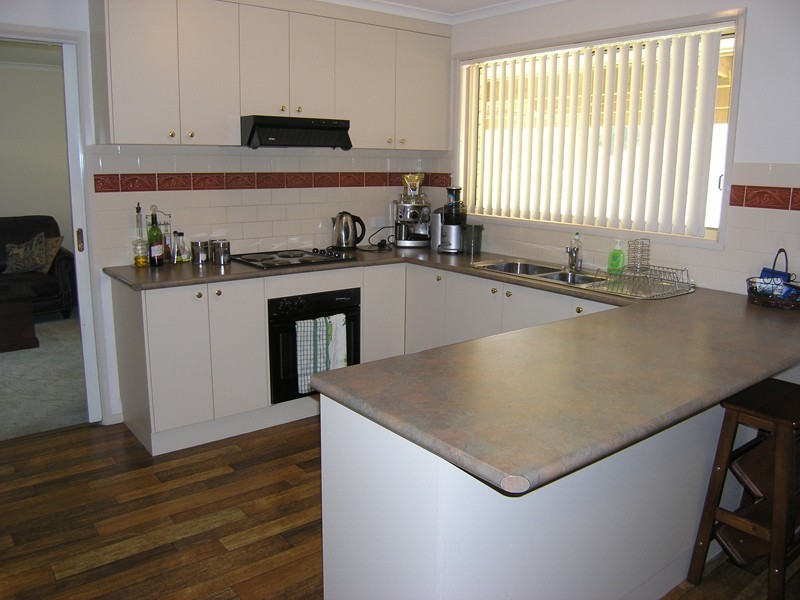 17 Norman Court, Bright VIC 3741