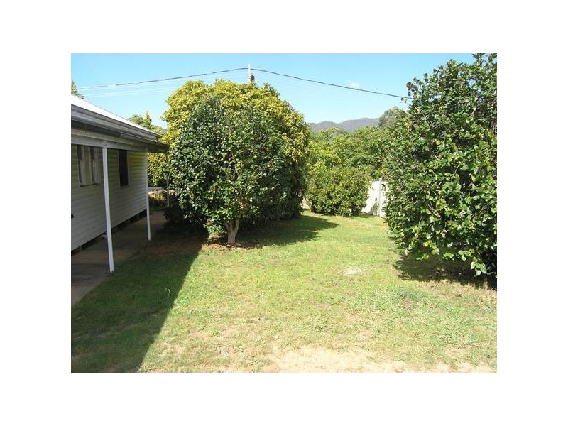 33 Deacon Avenue, Bright VIC 3741