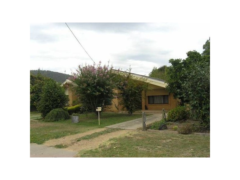 3/2 Station Street, Bright VIC 3741