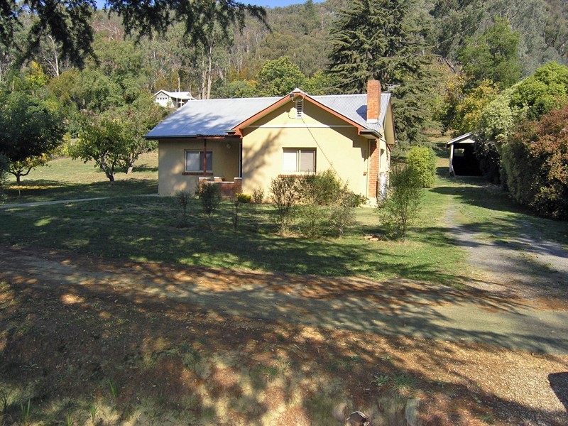 116 Delany Ave, Bright VIC 3741