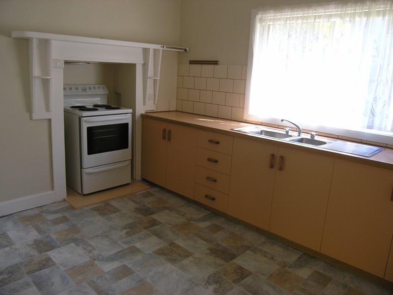 116 Delany Ave, Bright VIC 3741