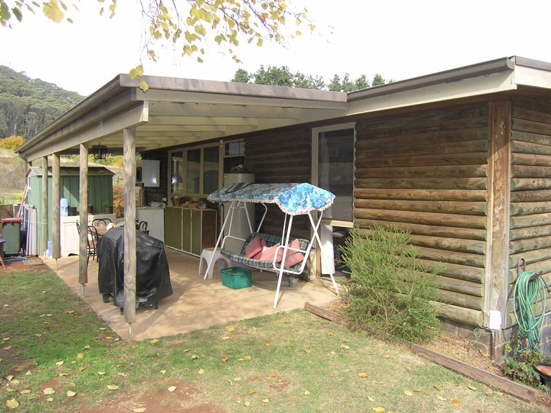 14 Long Tunnel Track, Wandiligong VIC 3744