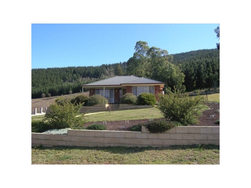 23 Norman Court, Bright VIC 3741