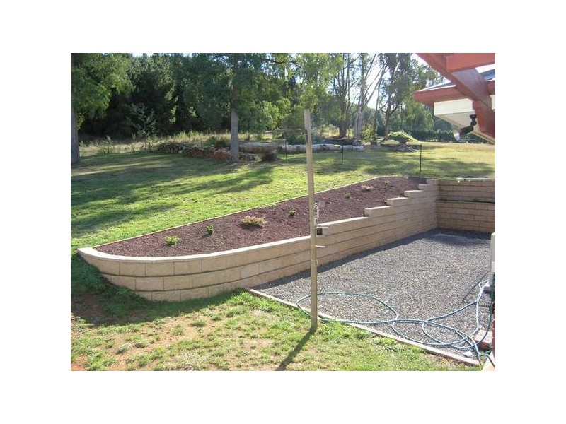 23 Norman Court, Bright VIC 3741