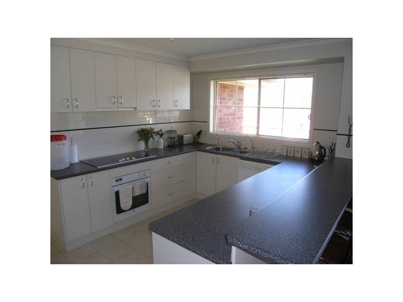 23 Norman Court, Bright VIC 3741