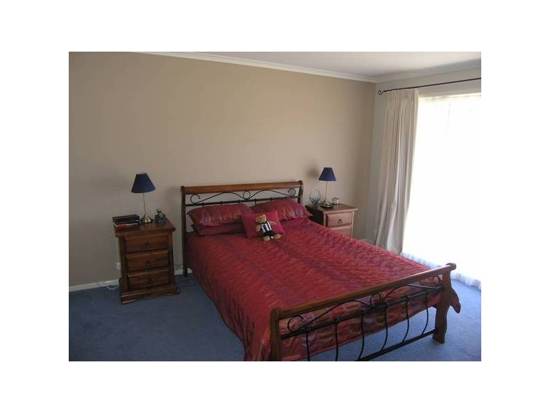 23 Norman Court, Bright VIC 3741