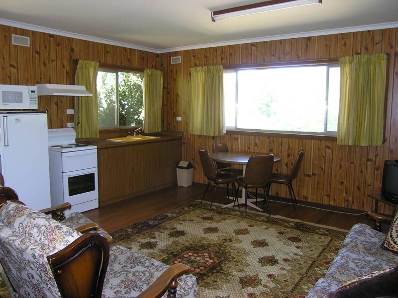 1/17 Mountbatten Ave, Bright VIC 3741