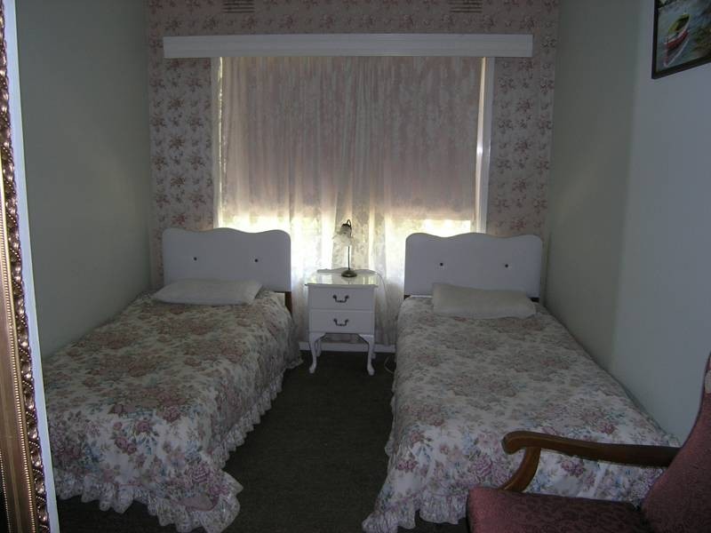 1/17 Mountbatten Ave, Bright VIC 3741