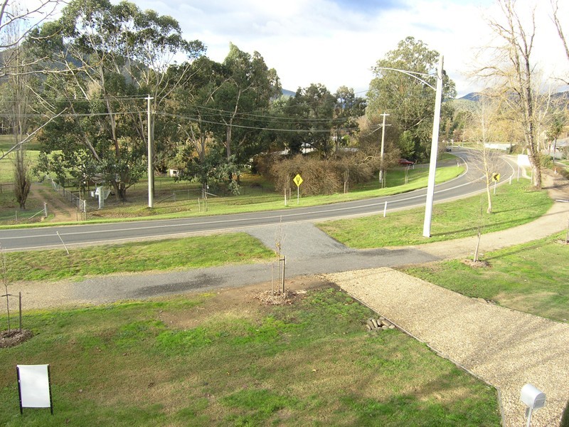 24 Gavan St, Bright VIC 3741