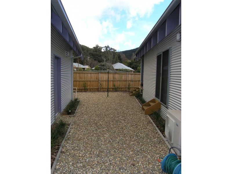 24 Gavan St, Bright VIC 3741