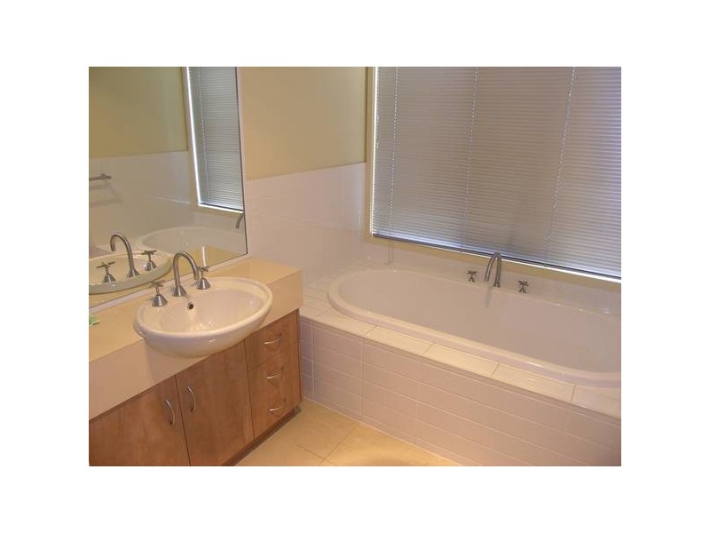 14 Mill Road, Bright VIC 3741