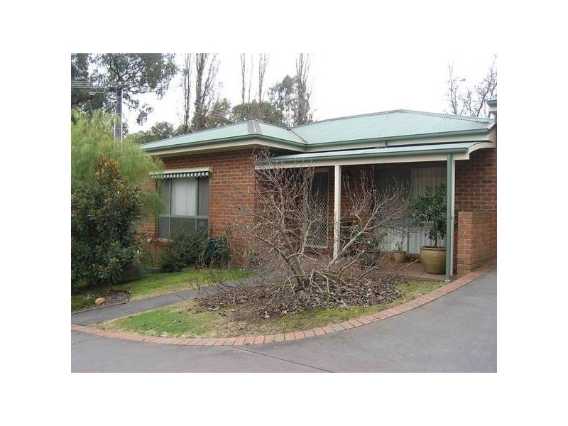 Unit 1/8-10 Riverside Avenue, Bright VIC 3741