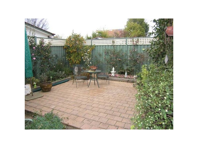 Unit 1/8-10 Riverside Avenue, Bright VIC 3741