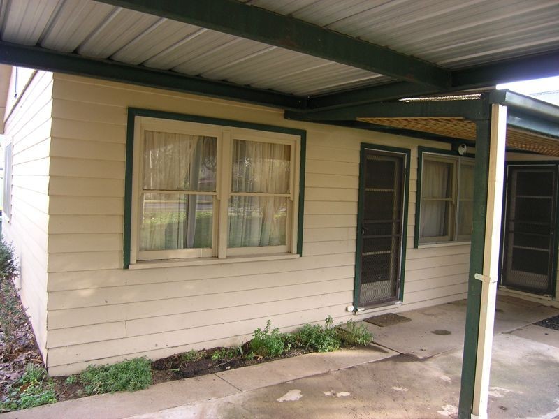 1/50 Delany Ave, Bright VIC 3741