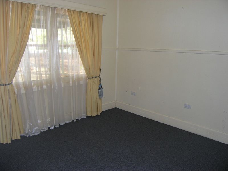 1/50 Delany Ave, Bright VIC 3741