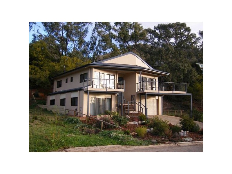 9 Kilfinan Crescent, Bright VIC 3741