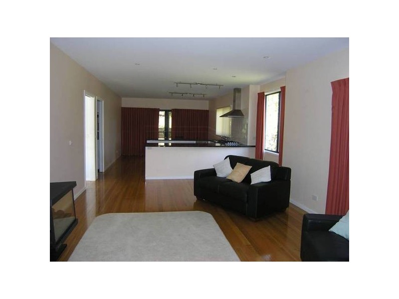 9 Kilfinan Crescent, Bright VIC 3741