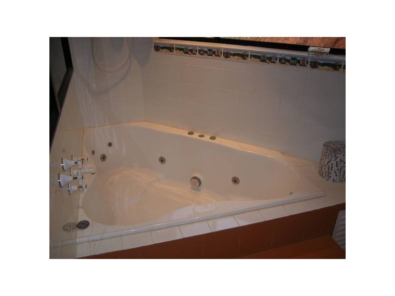 9 Kilfinan Crescent, Bright VIC 3741