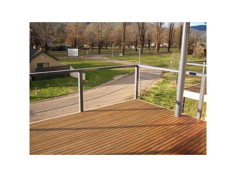 9 Kilfinan Crescent, Bright VIC 3741