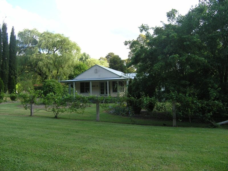 14 Williams Rd, Wandiligong VIC 3744