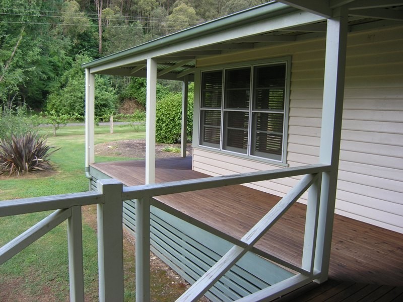 14 Williams Rd, Wandiligong VIC 3744